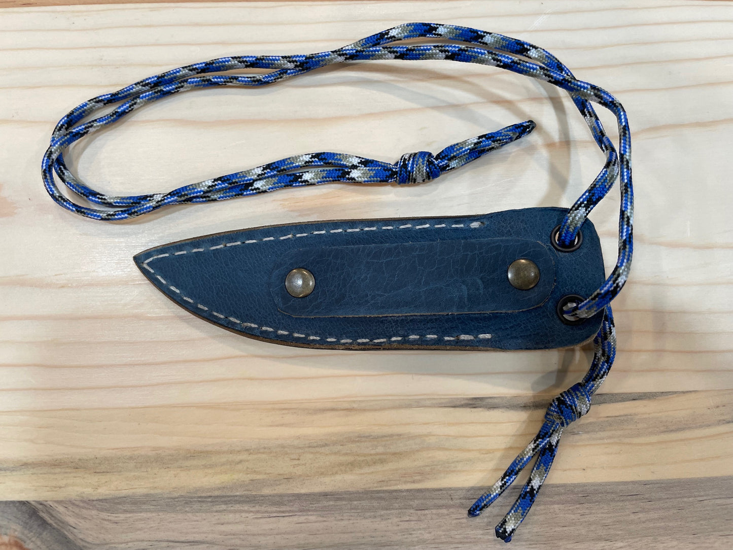 Bear Claw Neck Knife BN8