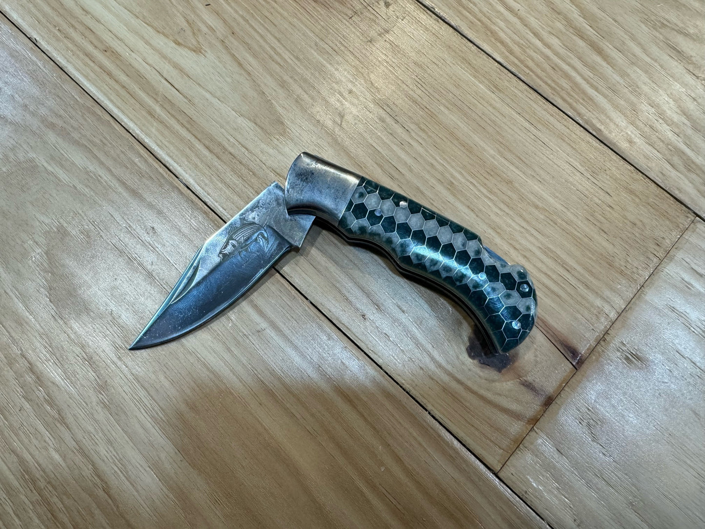 Anglers Edge Striper Resin Handle Folding Knife