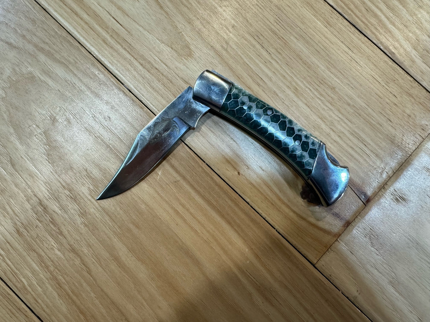 Anglers Edge Striper Resin Handle Folding Knife